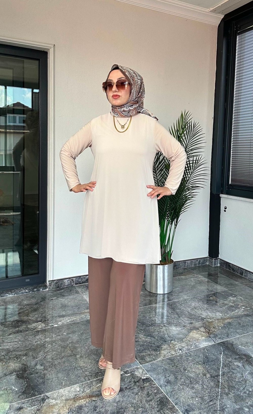 Sandy Kumaş Önü Şifon Kaplama Tunik Ve Sandy Kumaş Pantolon İkili Takım 