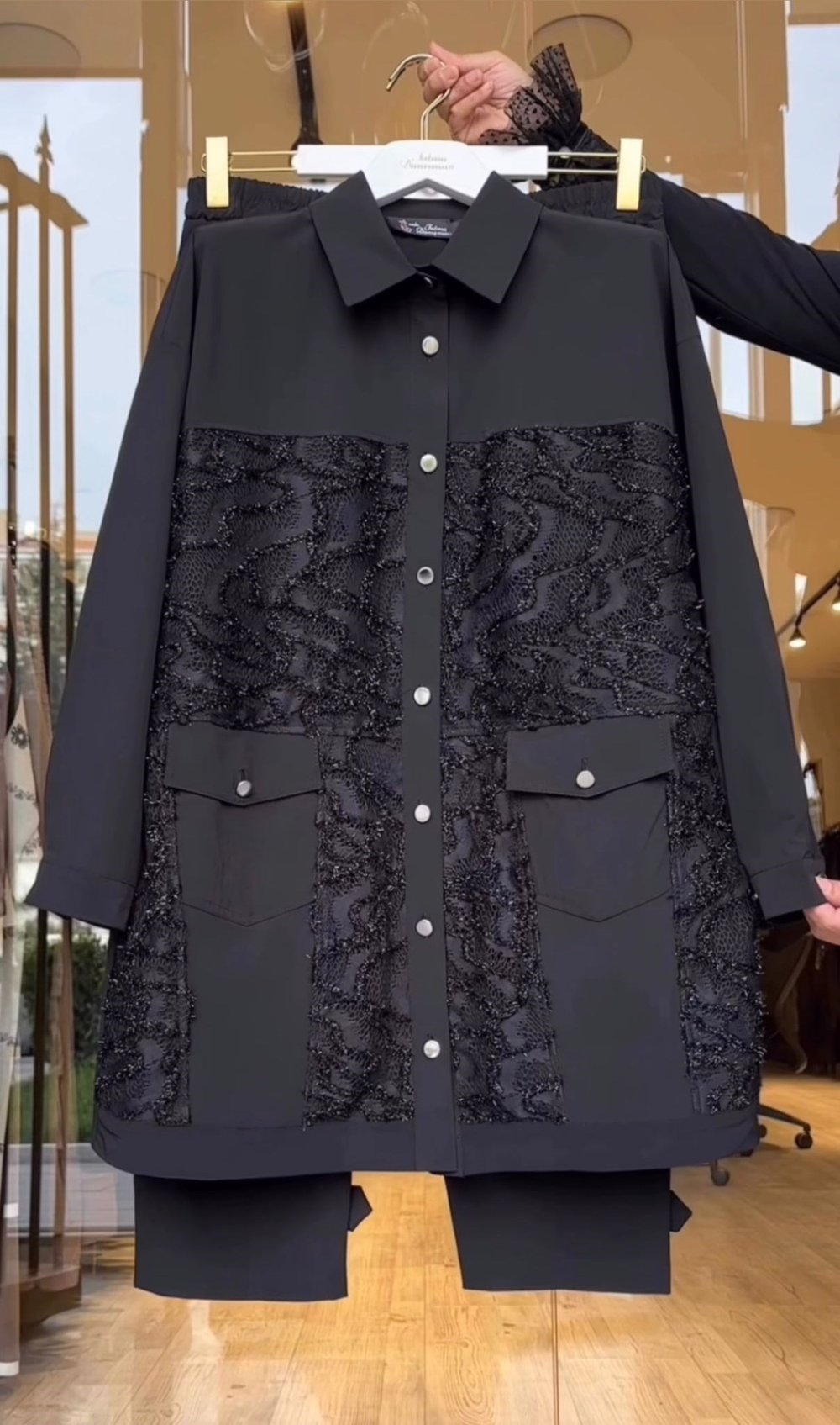 Turkuaz Kumaş Ve Dantel Kumaş Kombinli Takım -Siyah