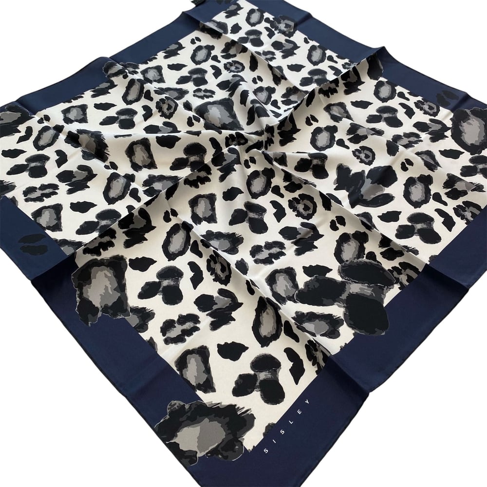 Sisley Sura Saf İpek Eşarp Lacivert Leopar Desen 2034