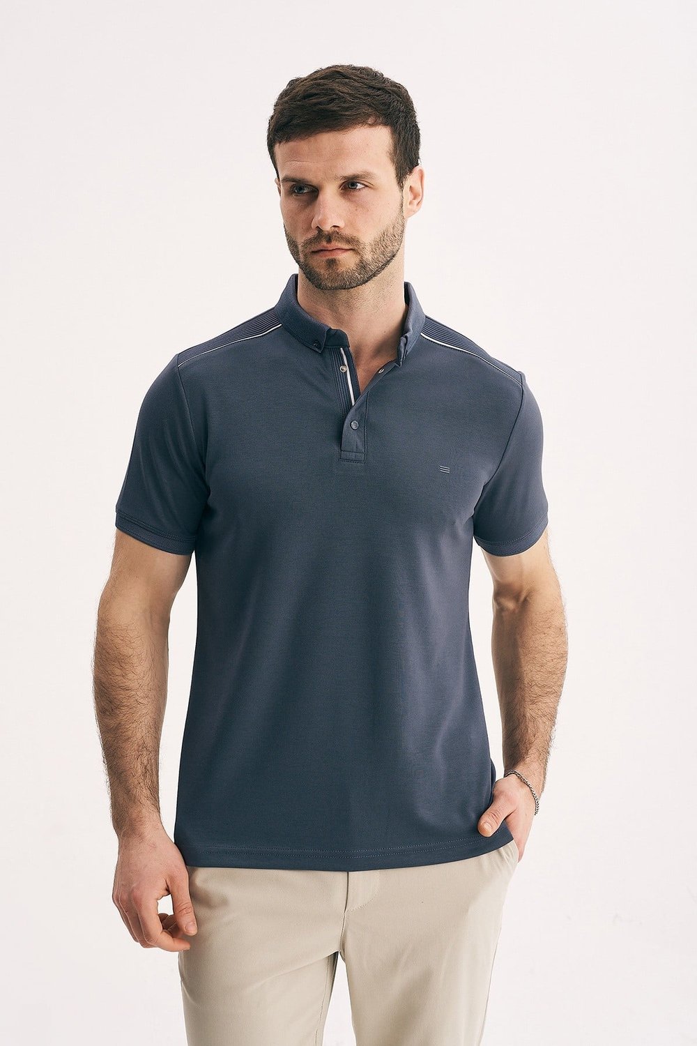 Erkek Slim Fit Polo Yaka Tişört - Omuz ve Yaka Çizgi Detaylı Dokulu Polo