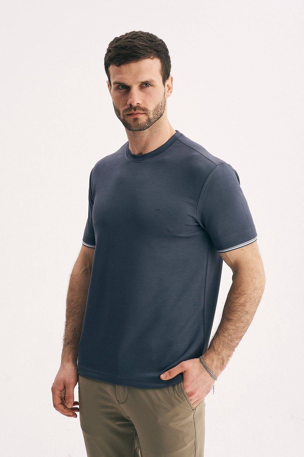 Erkek Bisiklet Yaka Kolu Çizgili Premium Pamuklu Slim Fit Tişört
