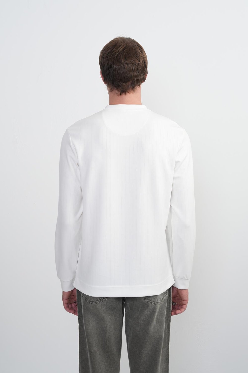 Erkek Bisiklet Yaka Çizgili Kumaş Beyaz Sweatshirt