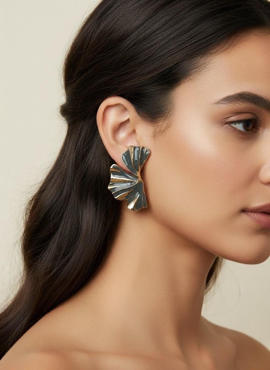 KADIN TREND MODERN LİNE GRİ RENKLİ KÜPE