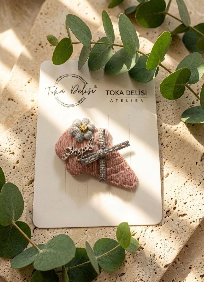 Toka DelisiTOKABebekler İçin Fiyonk Detaylı Toz Pembe Altın Tavşan Figürlü Saçsız Bebek TokasıBebekler İçin Pudra Pembe Taşlı Detaylı  Dondurma Figürlü Saçsız Bebek Tokası