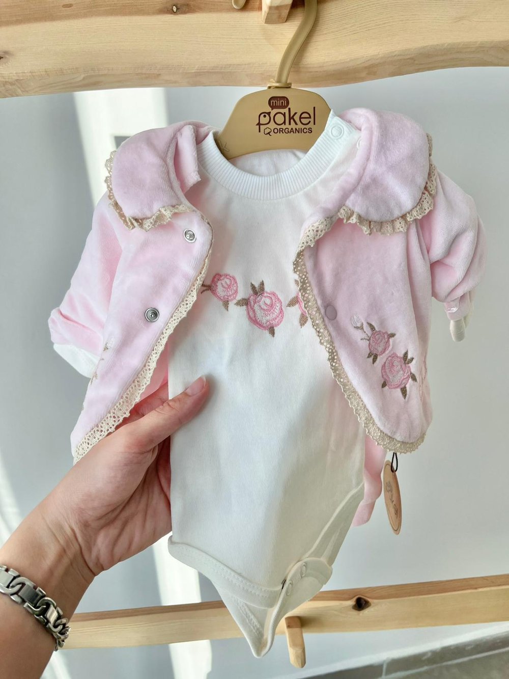 Kadife Çiçekli Ceketli Takım Pembe