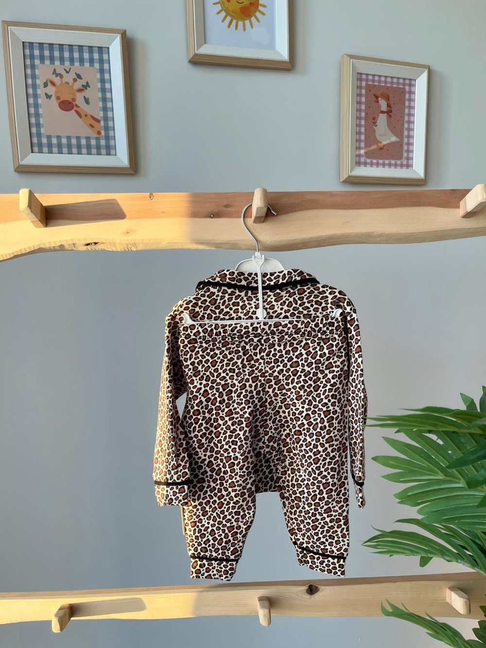 Leopar Düğmeli Pijama Takımı Aylık