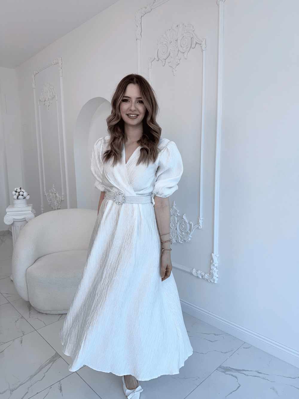 Beyaz Işıltılı Kemerli Kruvaze Elbise
