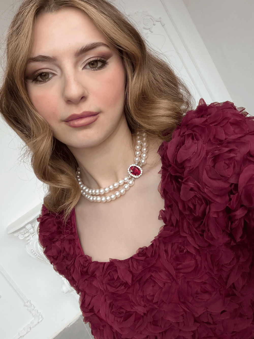 Bordo taşlı iki sıra inci kolye
