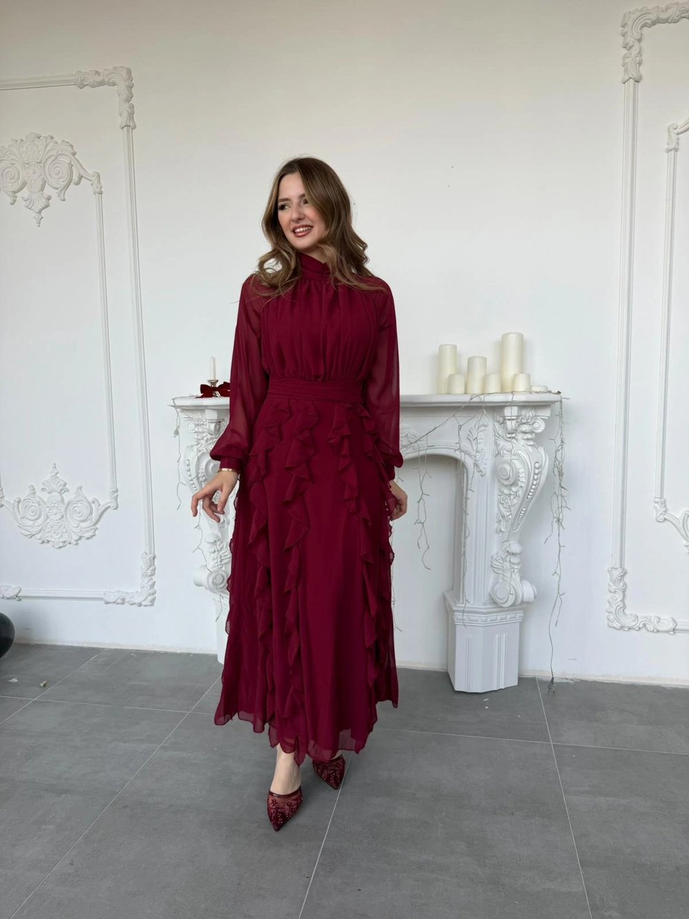 Büzgü Yakalı Eteği Volanlı Beli Kuşaklı Şifon Bordo Elbise