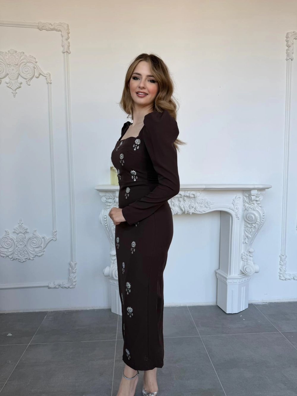 Etnik Taş İşlemeli Kare Yaka Uzun Kol Kahve Elbise