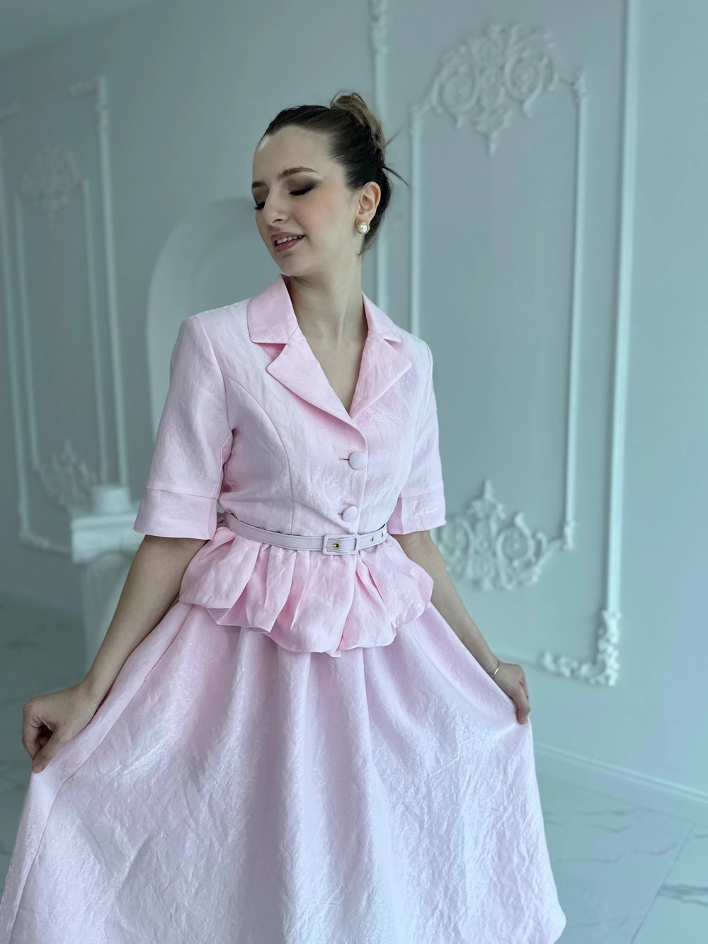 İnce Kemerli Fırfırlı Ceket ve Etek Pembe Takım