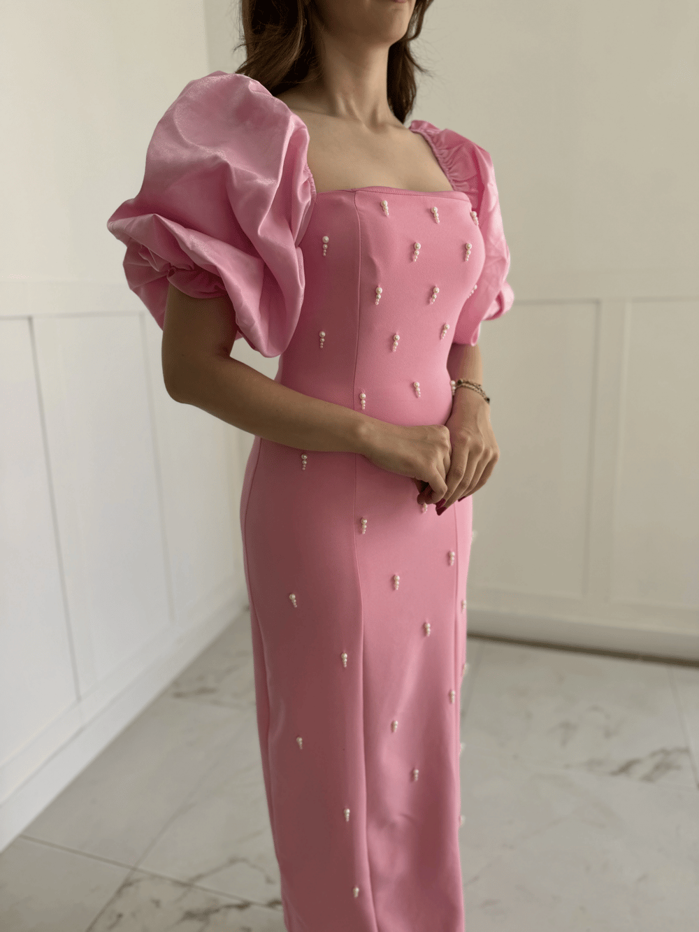 Kare Yaka Maxi Boy Taş Detaylı PERA Pembe Elbise
