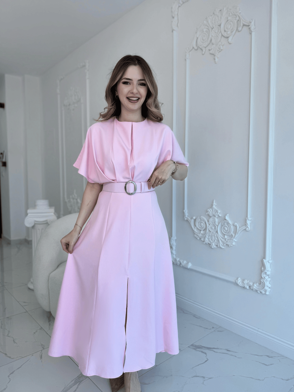 Kemer Detaylı Yırtmaçlı Pliseli Maxi Boy Pembe Elbise