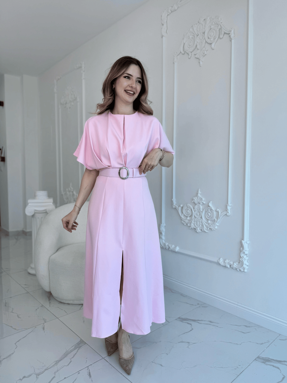 Kemer Detaylı Yırtmaçlı Pliseli Maxi Boy Pembe Elbise