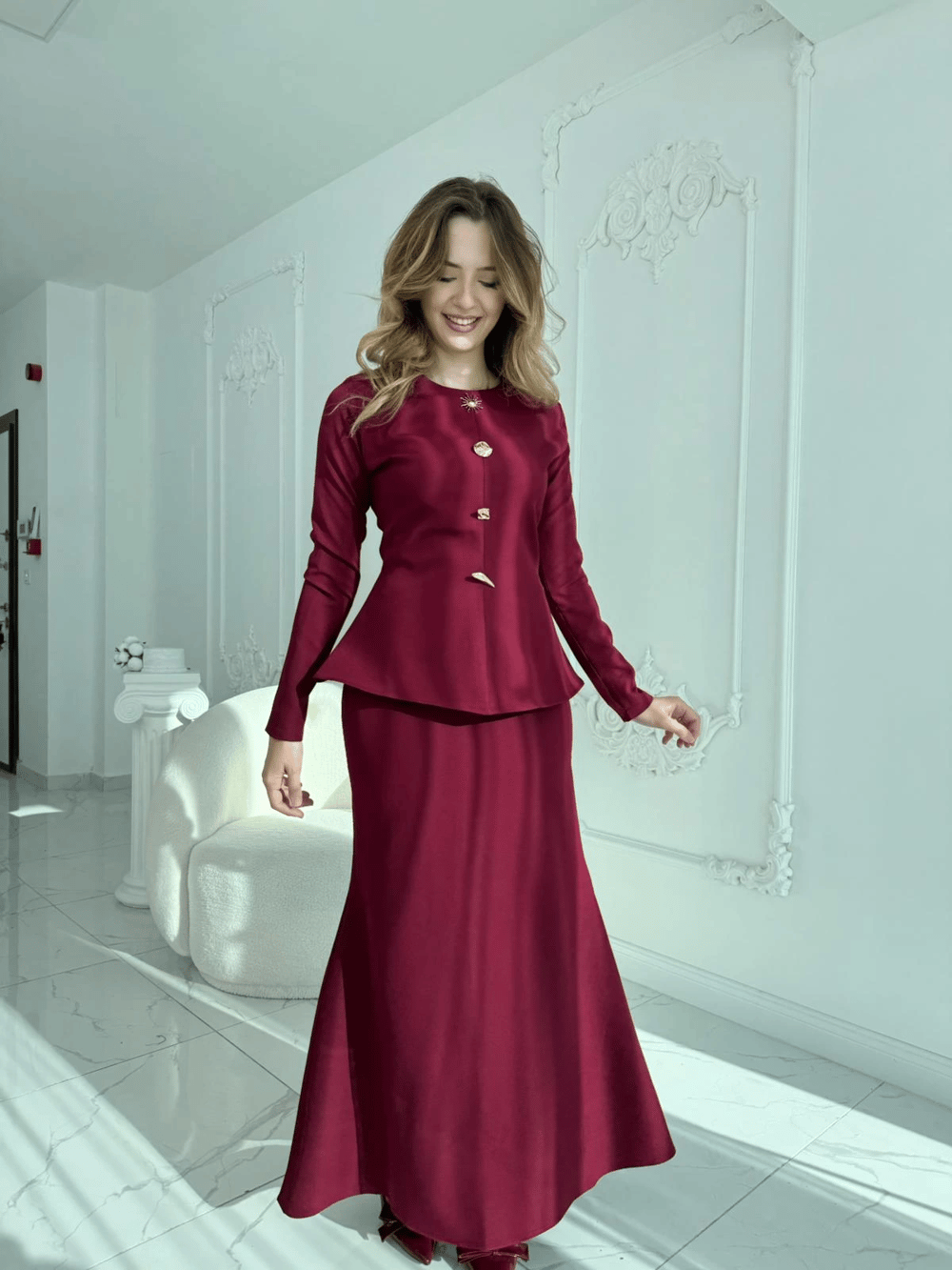 Metal Düğme Detaylı Atlas Kumaş Bordo Takım
