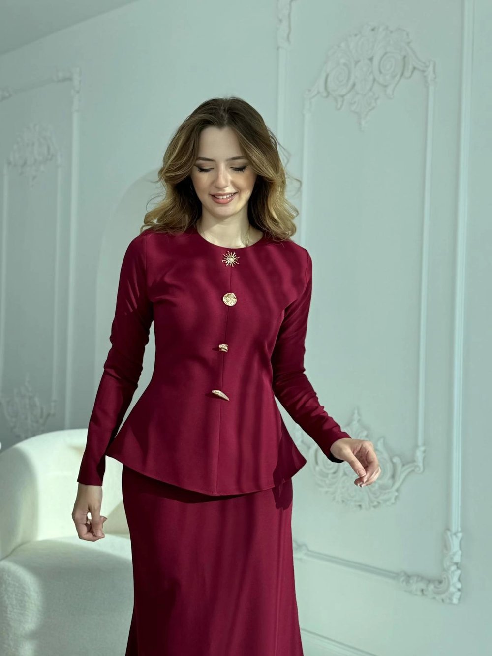 Metal Düğme Detaylı Atlas Kumaş Bordo Takım