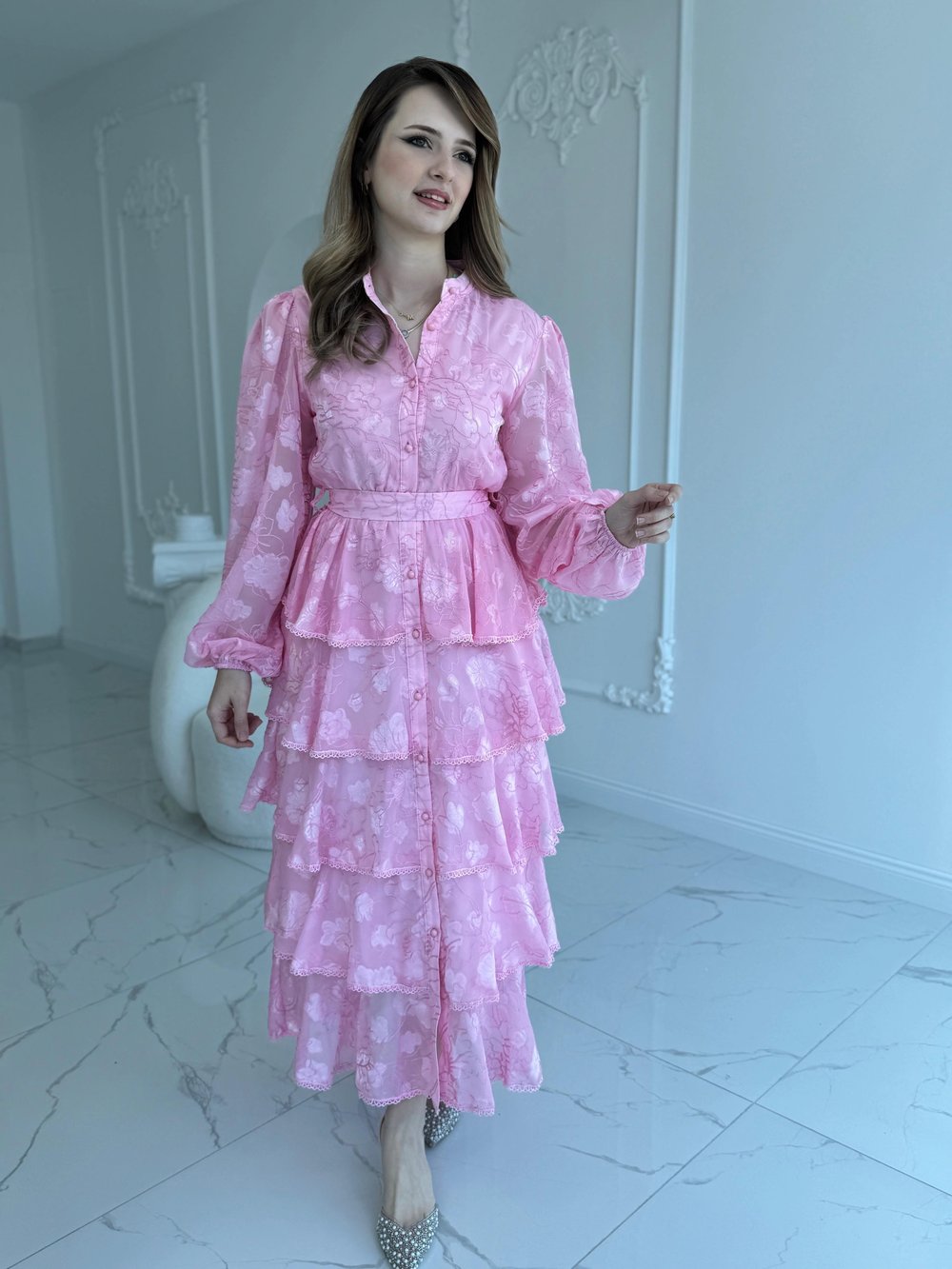 Nakış İşlemeli Kat Kat Volanlı Pembe Elbise