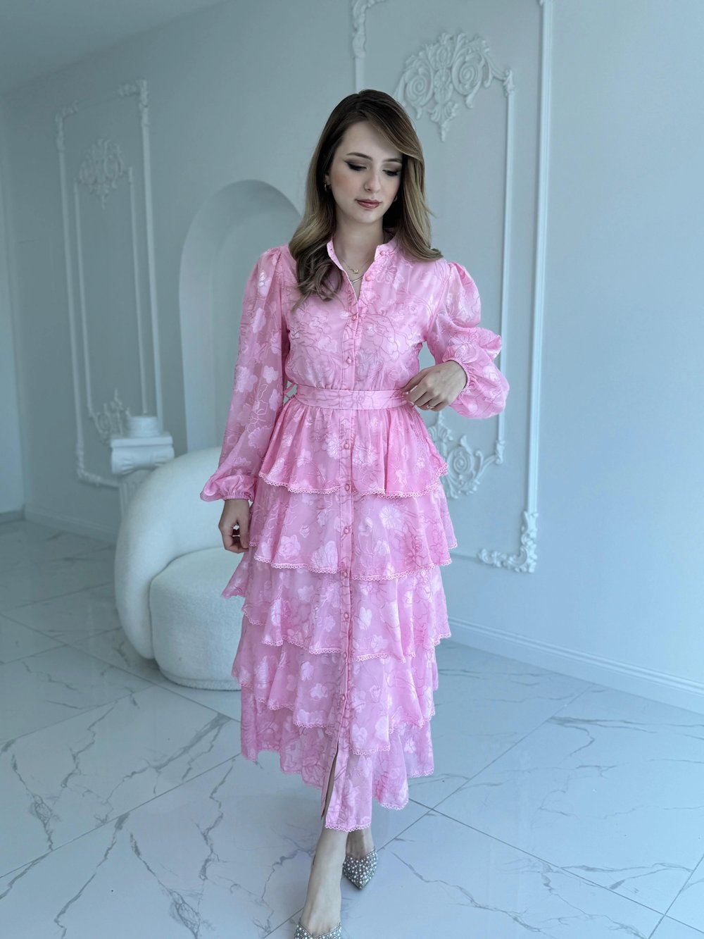 Nakış İşlemeli Kat Kat Volanlı Pembe Elbise