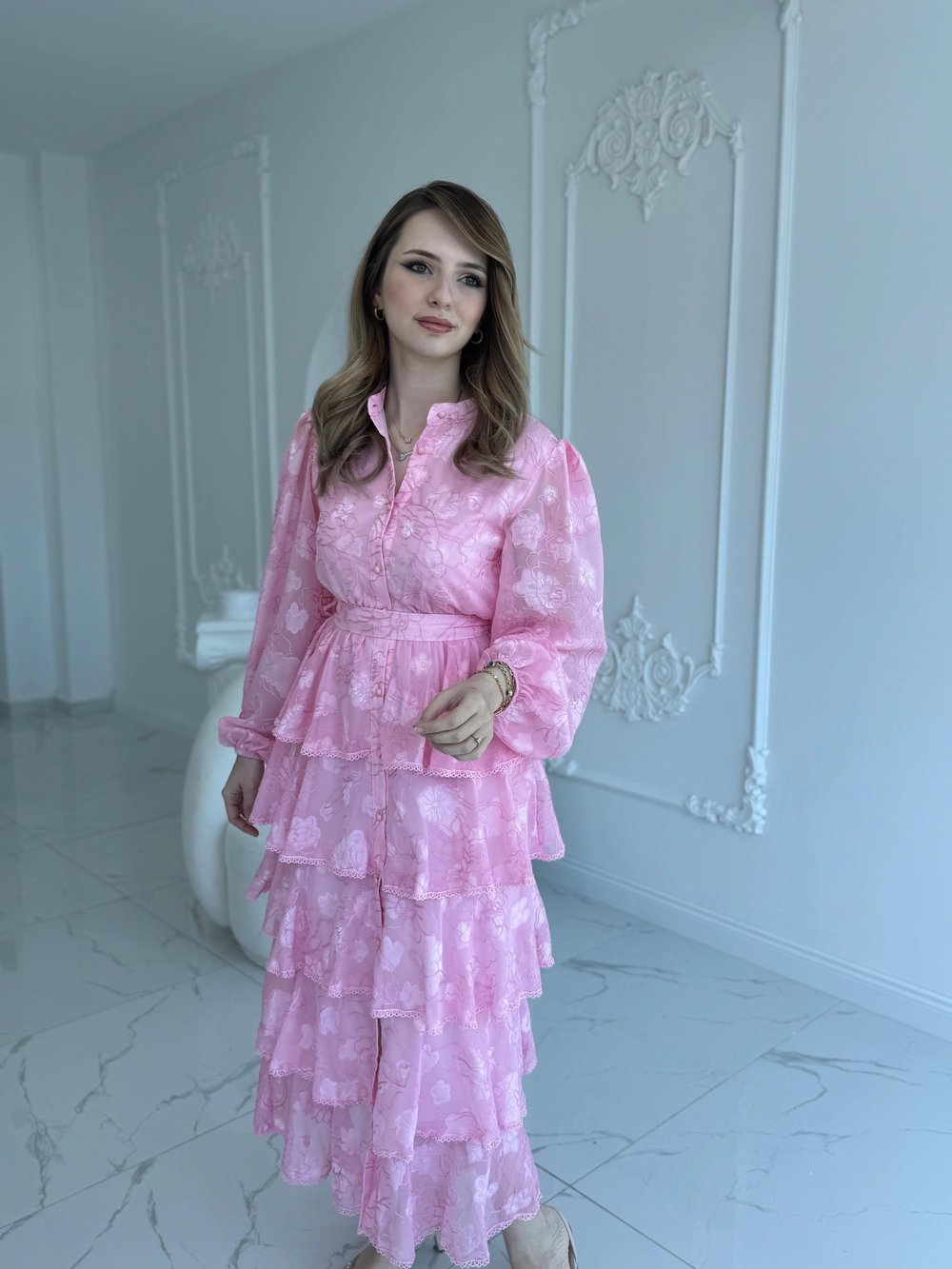 Nakış İşlemeli Kat Kat Volanlı Pembe Elbise