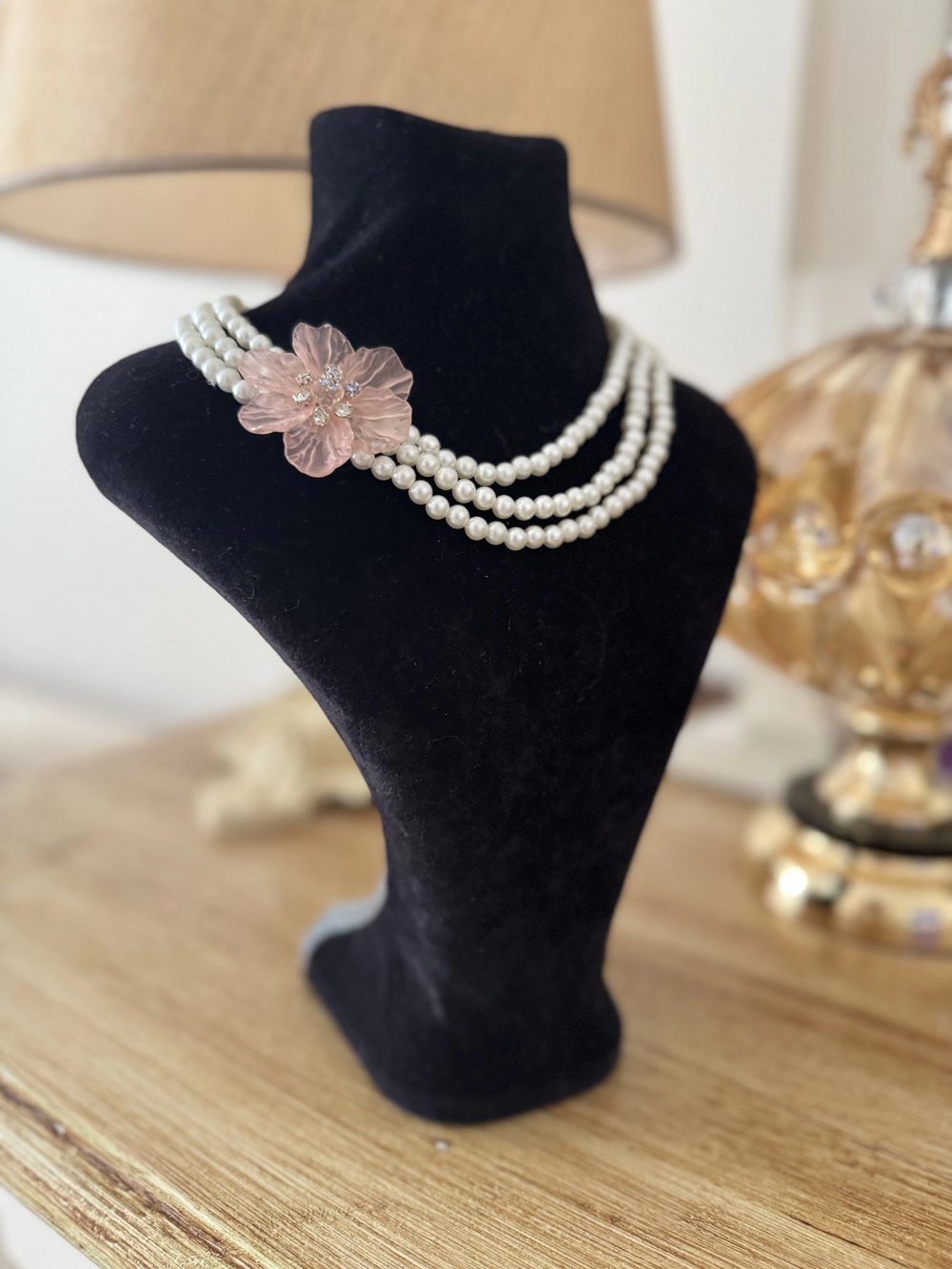 Pembe Lotus Kolye