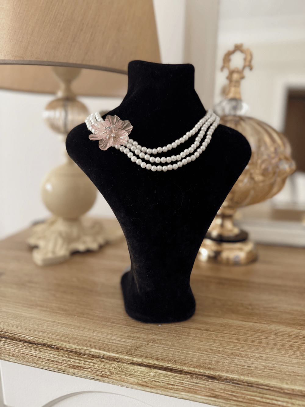 Pembe Lotus Kolye