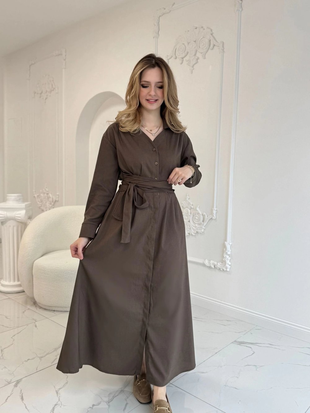 Pile Detaylı Kuşaklı Kahve Elbise