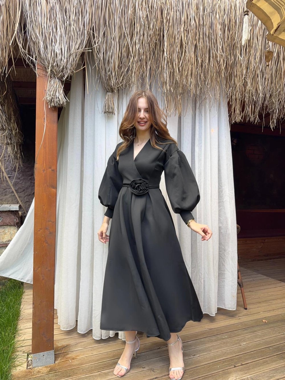 Rosa Siyah Gül Kemer Detaylı Scuba Maxi Boy Elbise