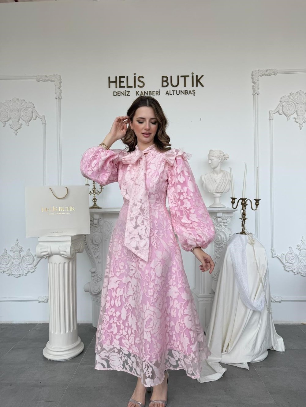 Fular Yakalı Lazer Kesim İşlemeli Tül Elbise - Pembe