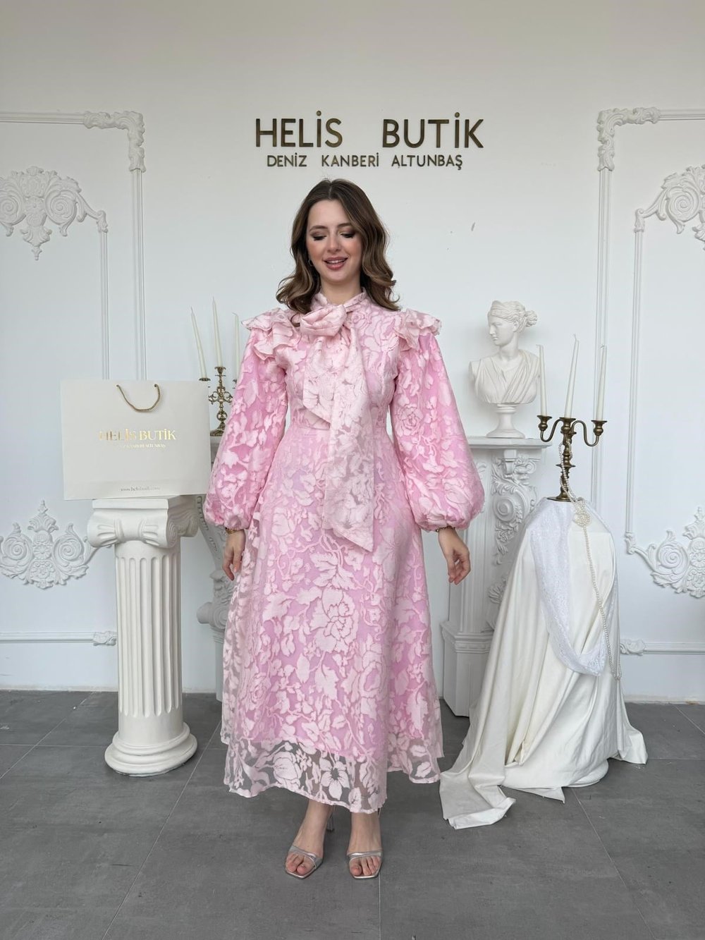 Fular Yakalı Lazer Kesim İşlemeli Tül Elbise - Pembe