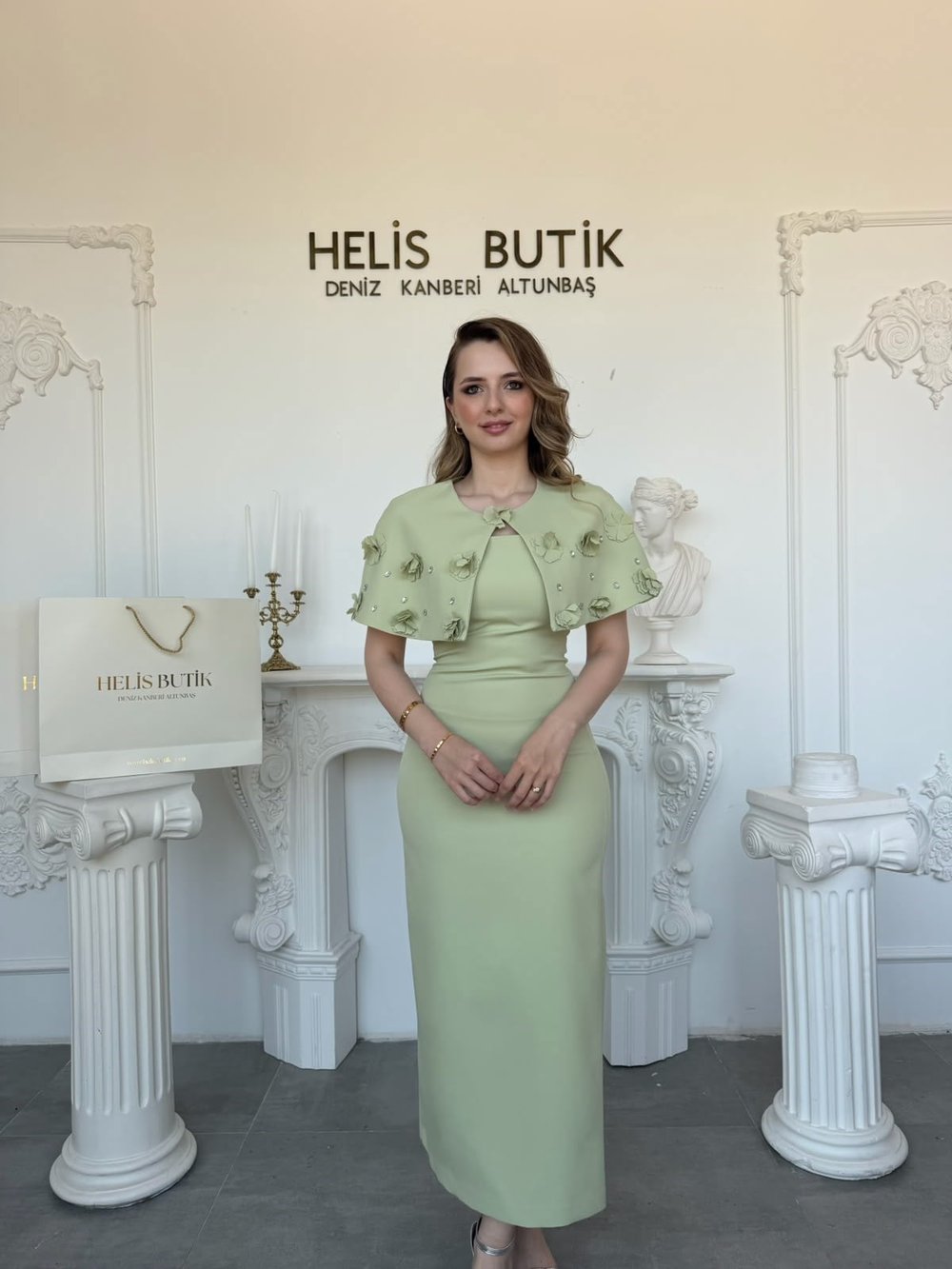 Özel Tasarım Pelerinli Yeşil Elbise
