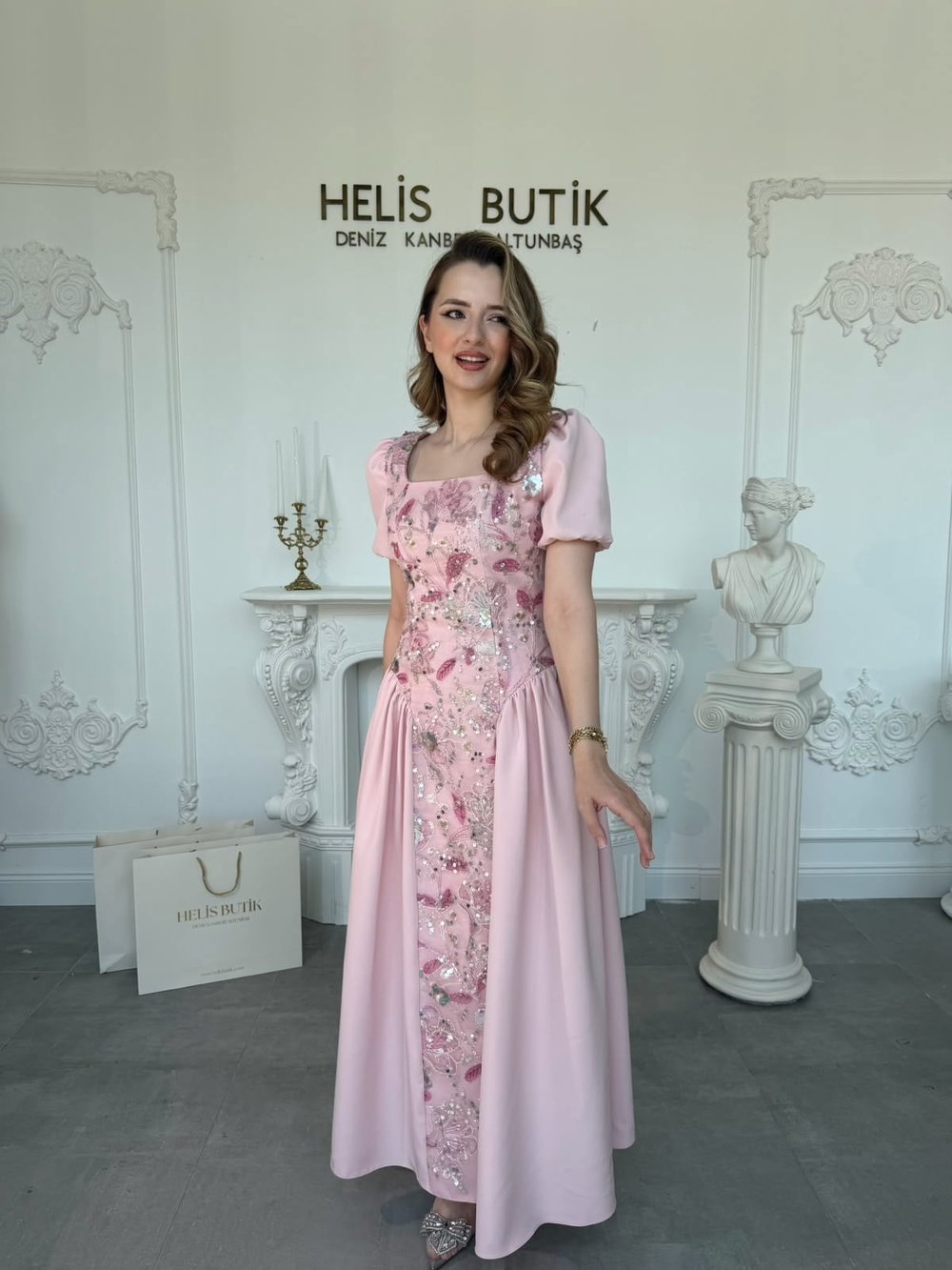 Prenses Kesim Kare Yaka Göz Alıcı Pullu Nakışlı Abiye Elbise - Pembe