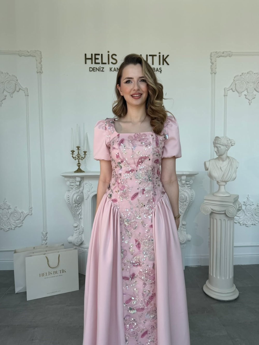 Prenses Kesim Kare Yaka Göz Alıcı Pullu Nakışlı Abiye Elbise - Pembe