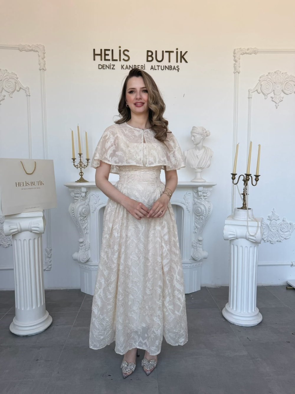 Yaldız Nakış İşlemeli Bolerolu Abiye Elbise - Bej