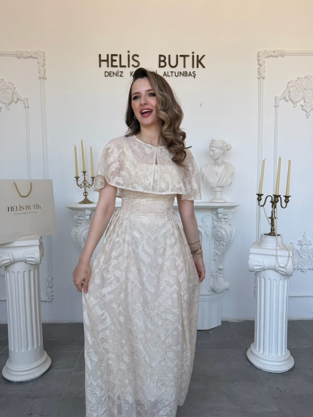 Yaldız Nakış İşlemeli Bolerolu Abiye Elbise - Bej