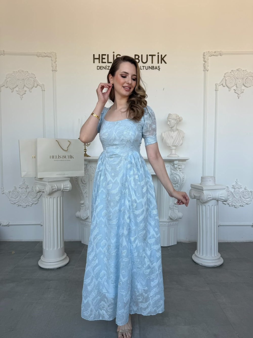 Yaldızlı Nakış İşlemeli Kare Yaka Prenses Kesim Elbise - Mavi