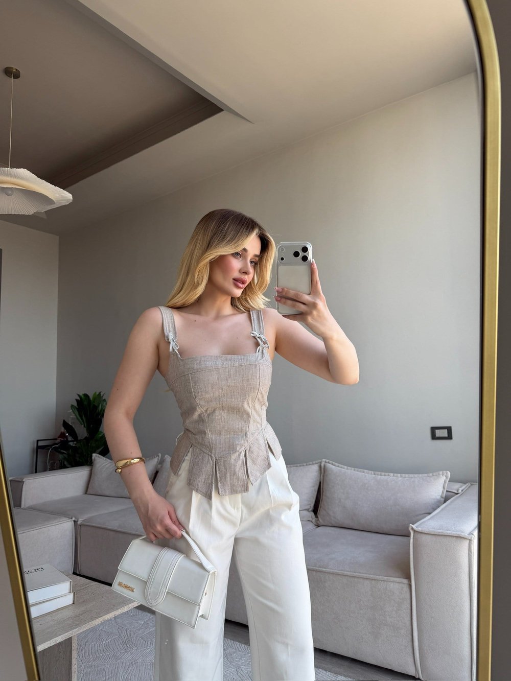 DORA BAĞLAMA DETAY BÜSTİYER VİZON