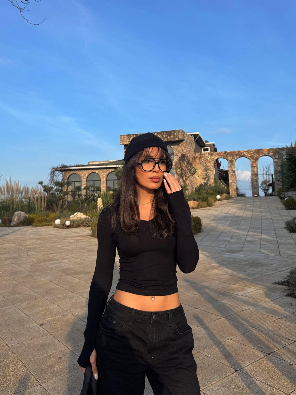 SİYAH V YAKA BASİC BODY