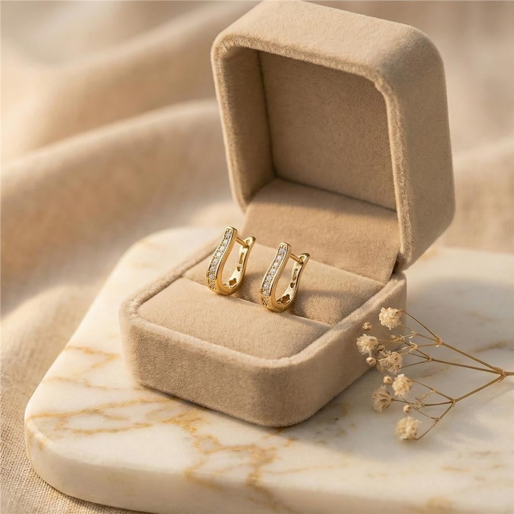 Kavisli Zirkon Taşlı Halka Küpe - 14K Altın Kaplama - 18 mm