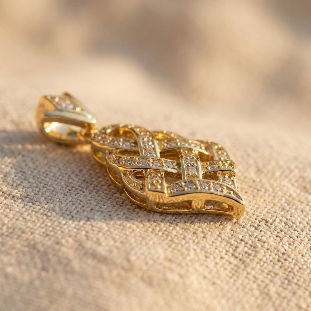 Örgü Desenli Zirkon Taşlı Kolye Ucu - 14k Altın Kaplama - 15 x 33 mm