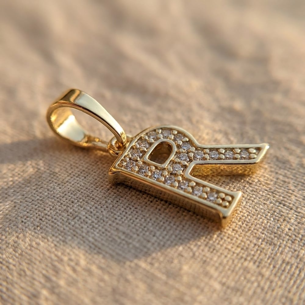 R Harfi Zirkon Taşlı Minimal Kolye Ucu  - 14k Altın Kaplama - 8 x 17 mm