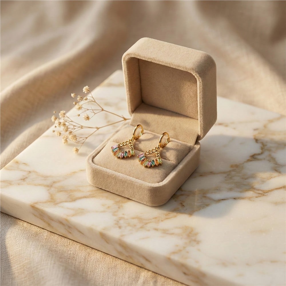 Renkli Taşlı Zincir Detaylı Sallantılı Çelik Küpe - 14K Altın Kaplama - 3 cm