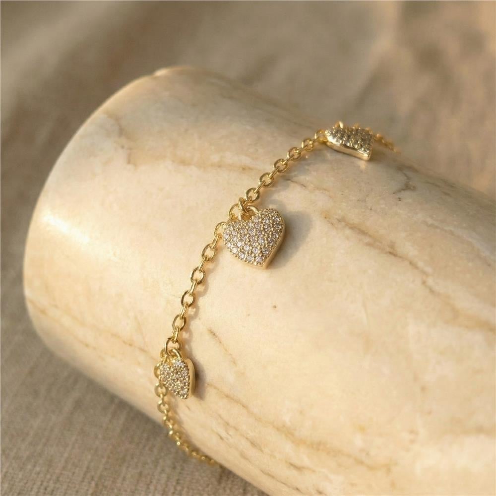 Zirkon Taşlı Üç Kalpli Charm Bileklik - 14K Altın Rengi Kaplama, 17+3 cm