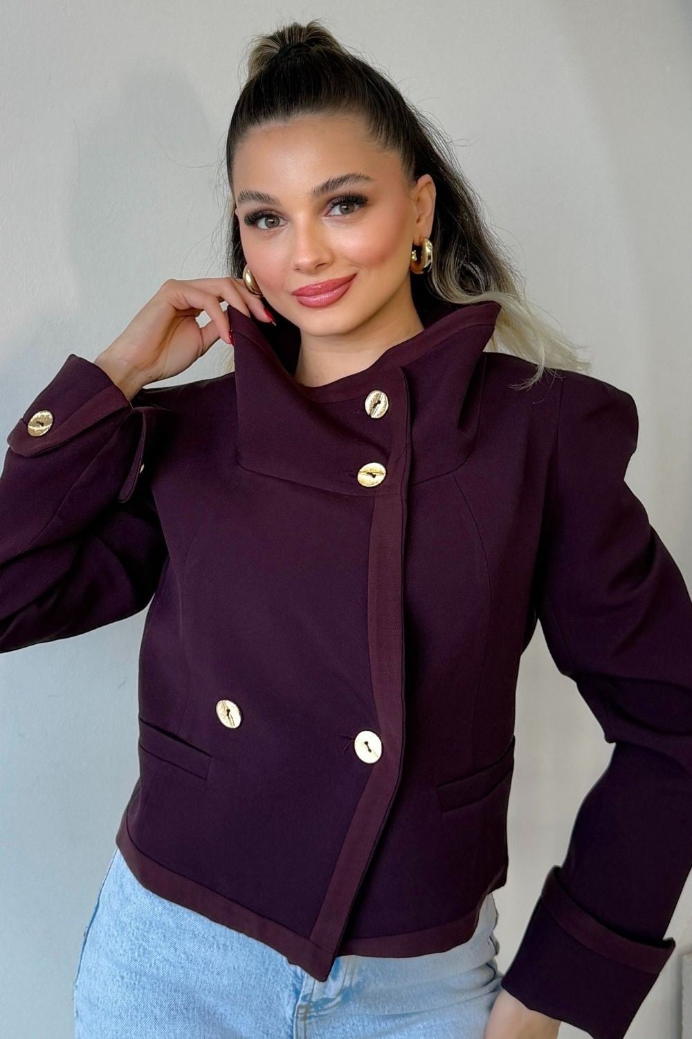 DÜĞMELİ KISA CEKET