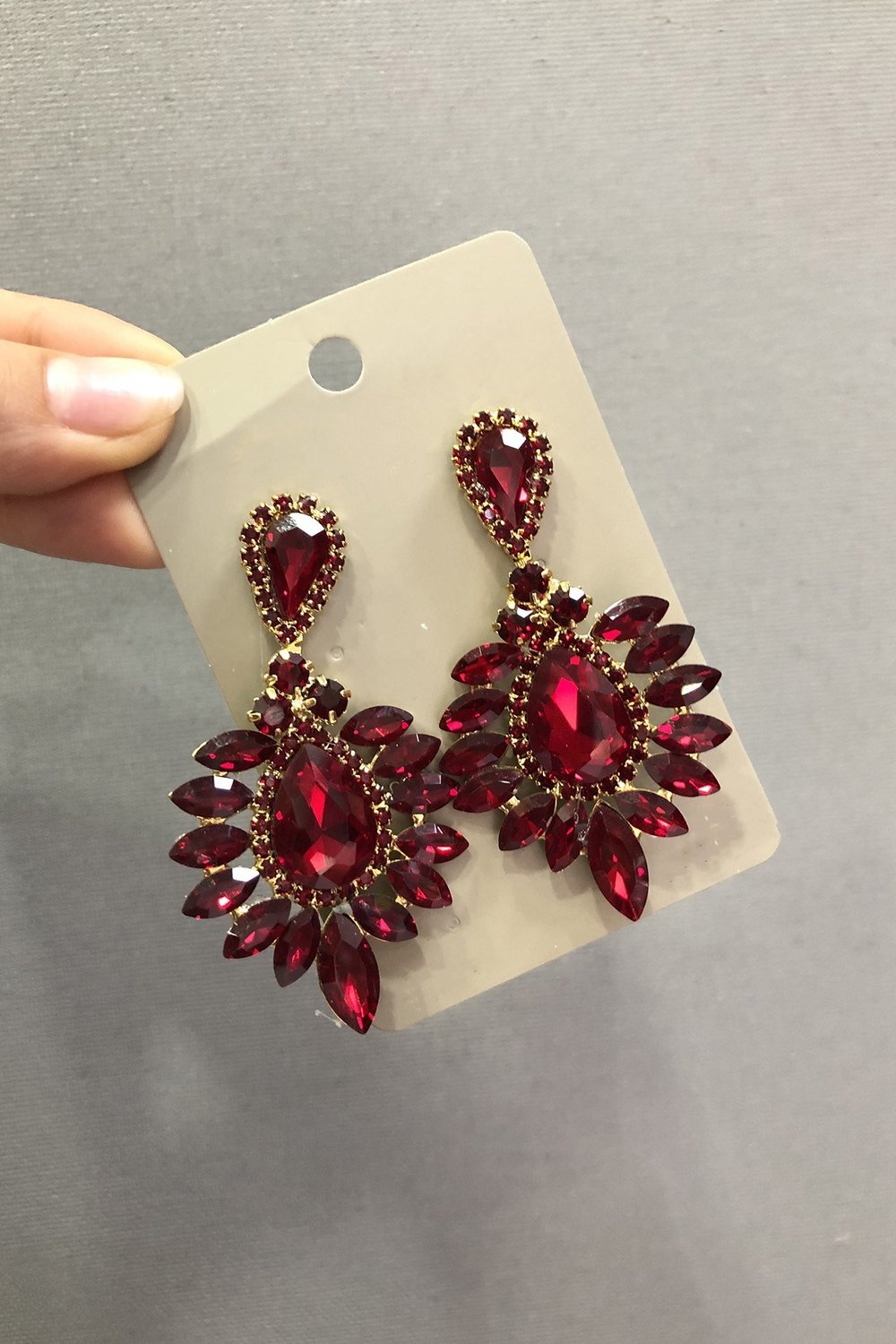 Bordo Kristal Cam Oval Taşlı Altın Sarısı Küpe