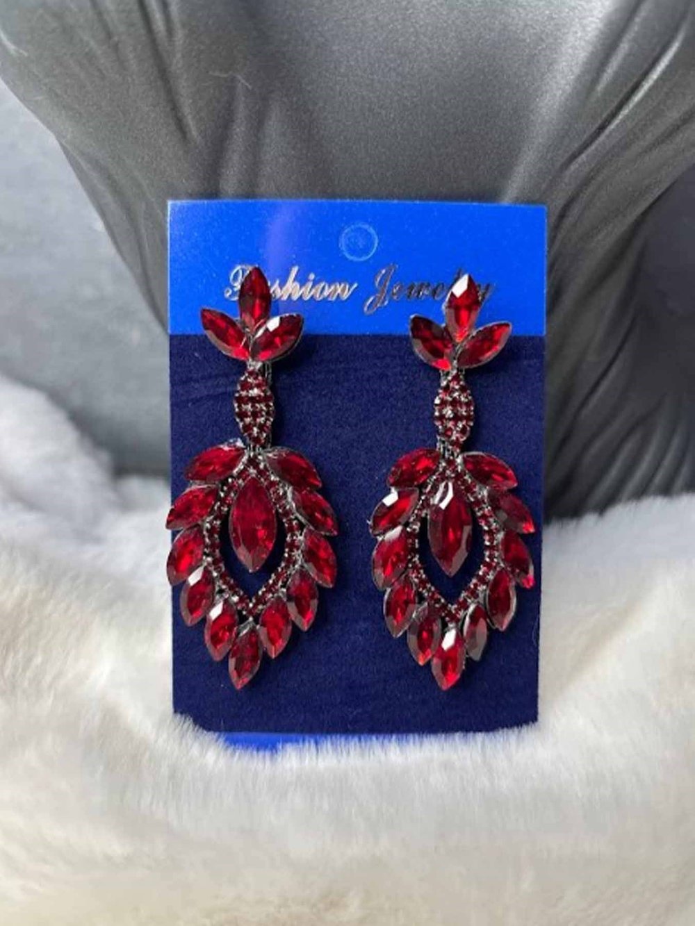 Bordo Rengi Velesse Şık Tasarım Taşlı Abiye Gelin Kına Küpesi