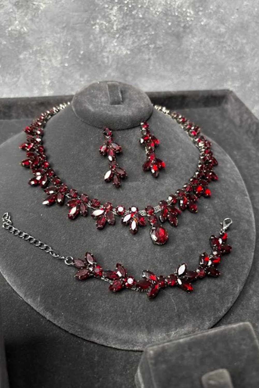 Bordo Renk Vintage Model Taşlı Kolye Küpe Bileklik Set Zarif Şık Abiye Düğün Takı