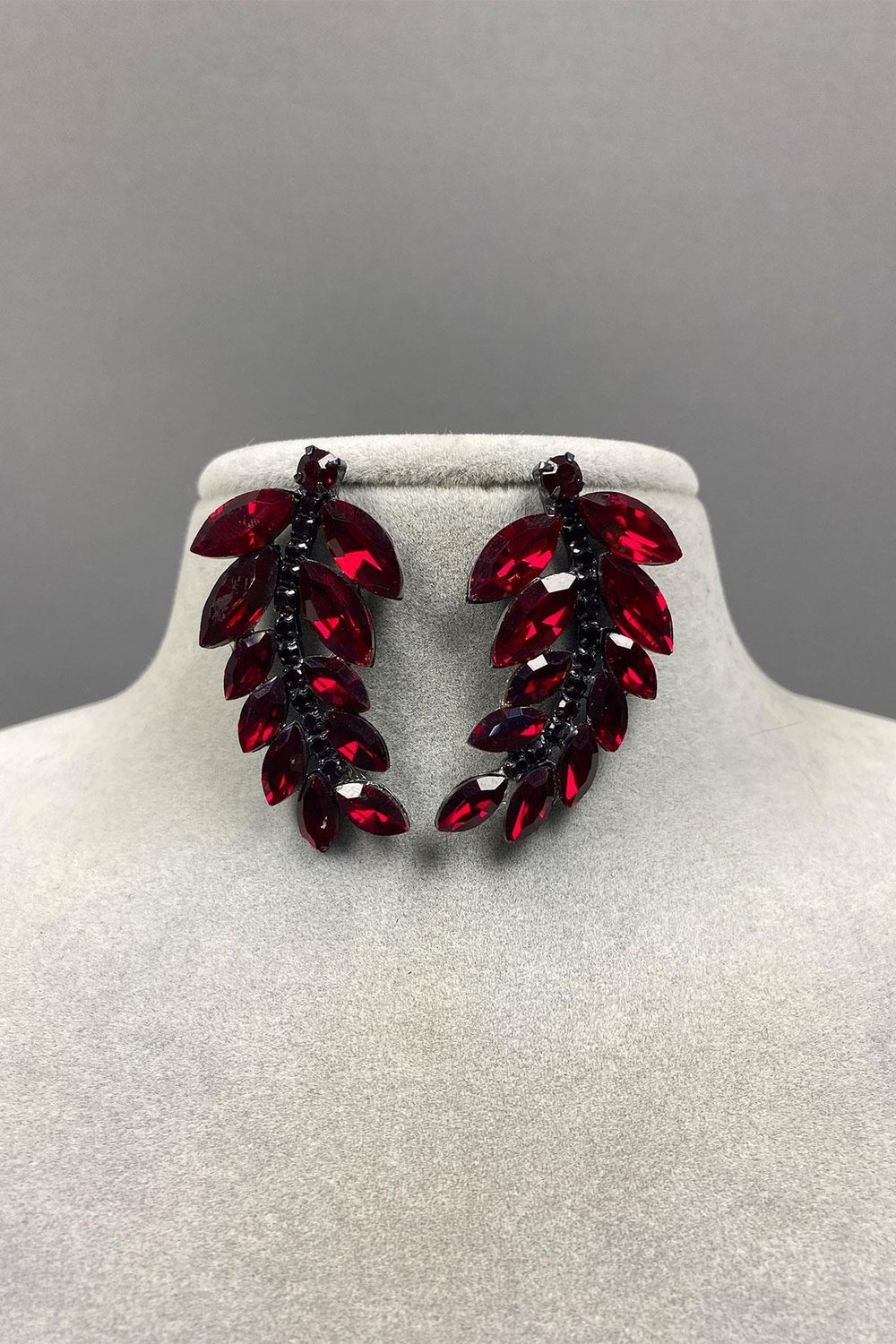 Gümüş Bordo Yaprak Desen Ela Abiye Taşlı Gelin Küpesi