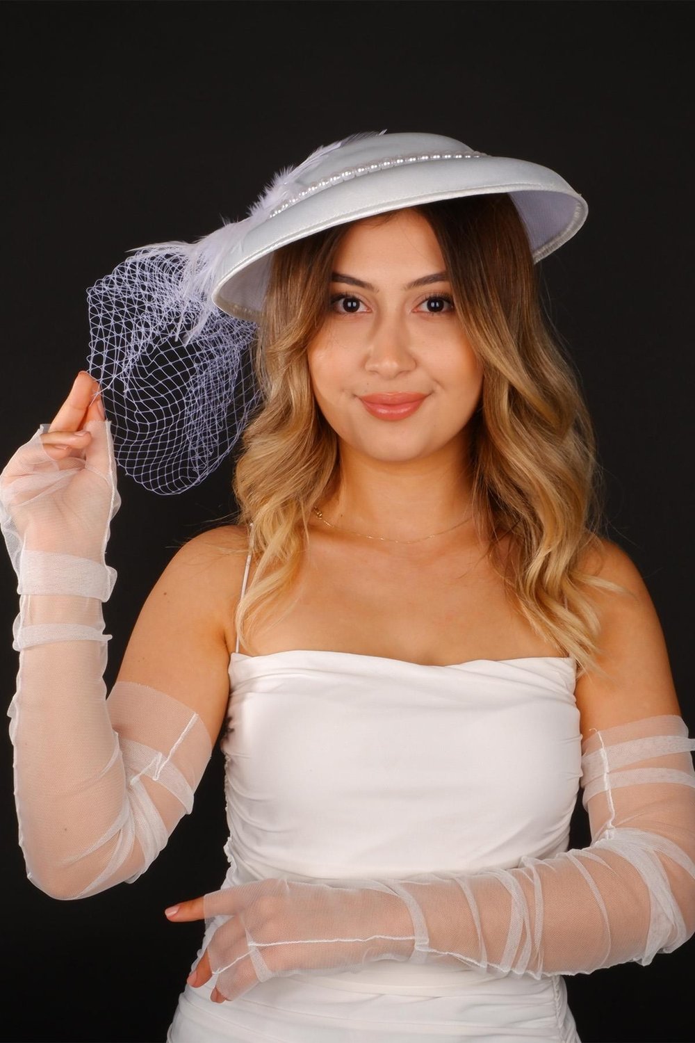 Kırık Beyaz Vualet Nikah Şapkası Devin İncili Gelin Aksesuarı Ve Tül Eldiven