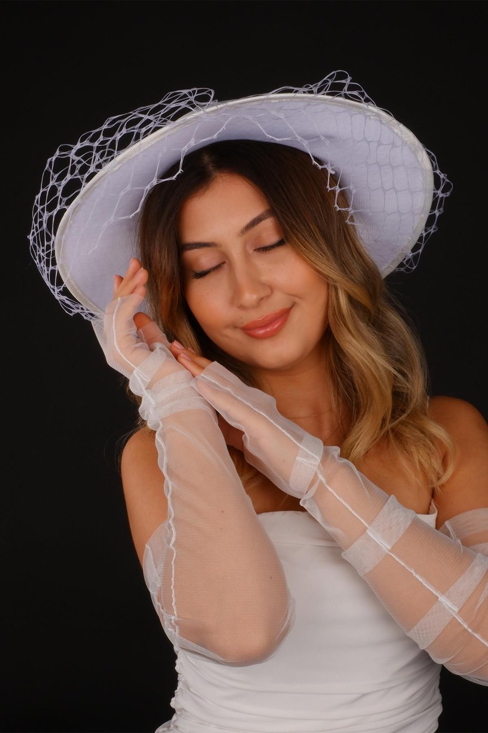 Kırık Beyaz Vualet Nikah Şapkası Erna Tüllü Gelin Aksesuarı Tül Eldiven