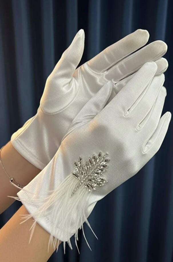 Saten Gelin Eldiveni - Kristal Taşlı Yaprak ve Tüy Detaylı Lüks Nikah Eldiveni